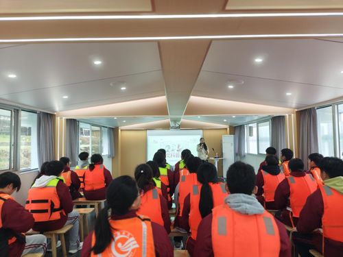 攜手護湘江 青春綻光芒——株洲水文水資源勘測中心聯(lián)合南方中學(xué)開展世界水日主題護河行動